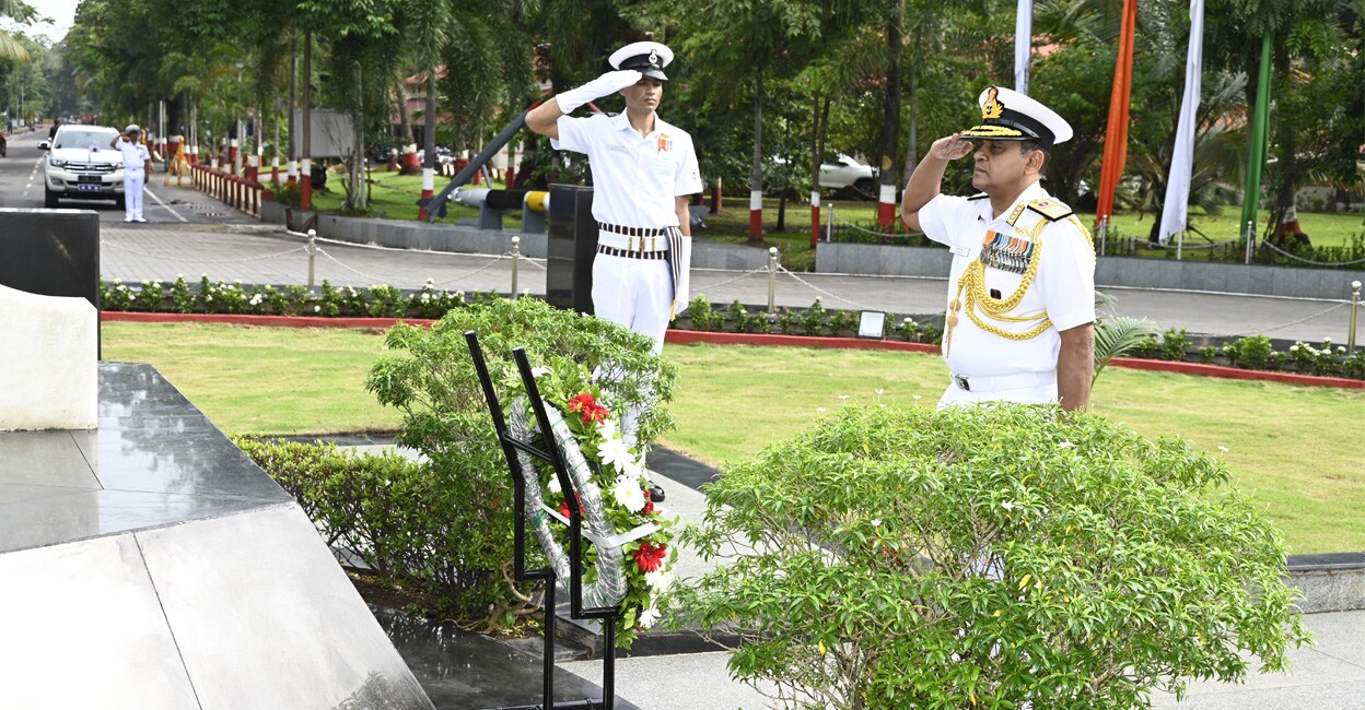 Kargil Diwas commemoration held at Southern Naval command. Photo: PRO (Defence), Kochi.