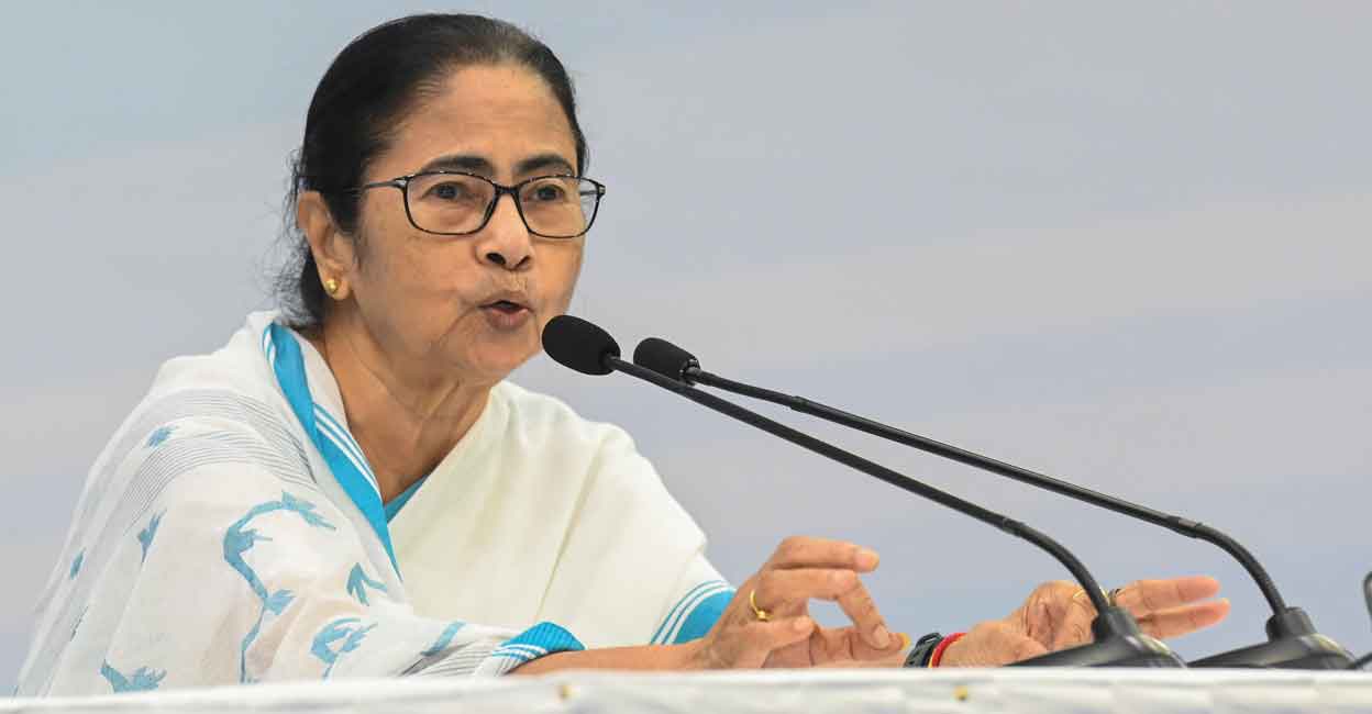 Mamata says ready to resign as junior doctors intensify protest