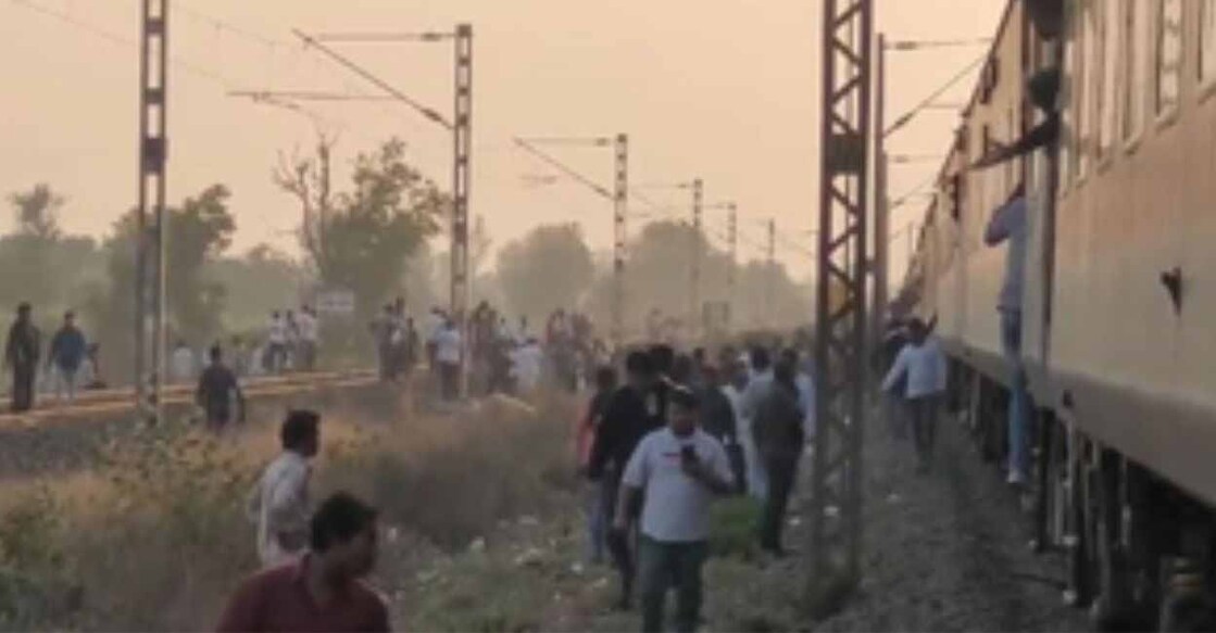 The Pushpak Express halted around 5 pm after someone pulled the chain due to a fire rumour onboard. Photo: IANS