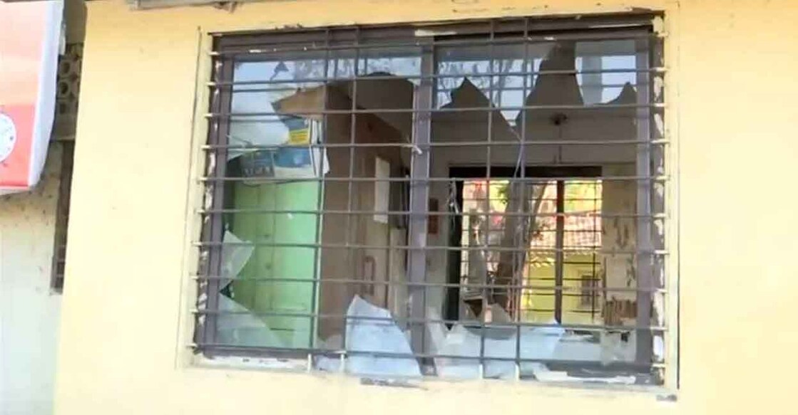 broken-pune-bus-station