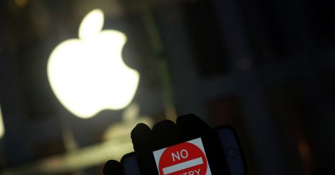 FBI hacks attacker's iPhone, drops Apple suit