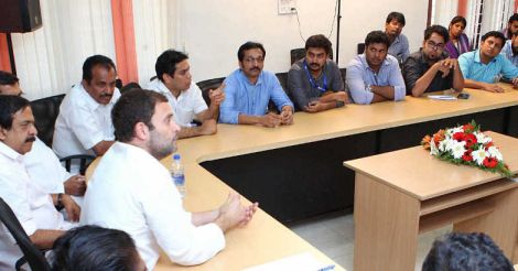 Rahul Gandhi interacting with entrepreneurs