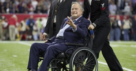  Former US president George HW Bush apologizes after actress accuses him of groping