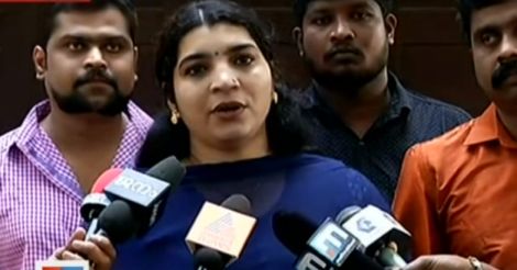 Saritha S Nair eyes political stint via TTV Dhinakaran's flock 