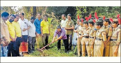 Neeleswaram residents collect sickles & signatures to save their railway station