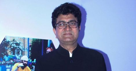 Prasoon Joshi bows to Karni Sena, to skip JLF