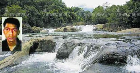 arippara-waterfalls-rajath