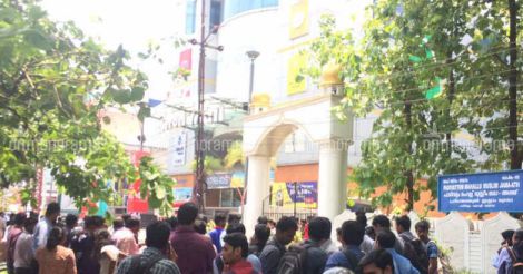 Major fire breaks out at Oberon Mall in Kochi: people evacuated