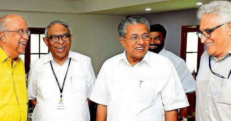 CM Pinarayi Vijayan visits Malayala Manorama Kottayam office