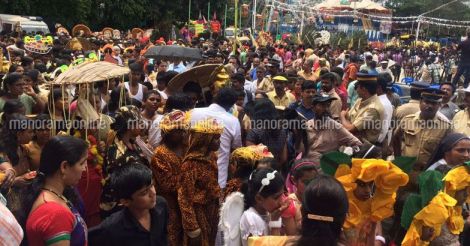 Modi, Baahubhali 'walk' Tripunithura road as Kerala heralds Onam