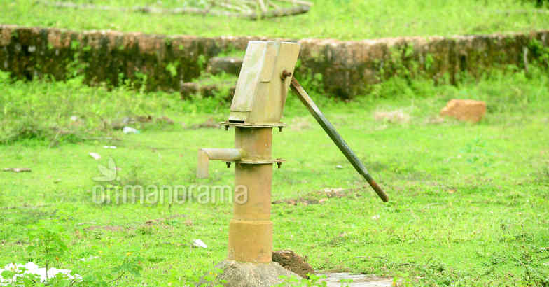 digging bore well