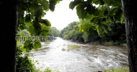 Protests against Kerala over check dams across Bhavani river 