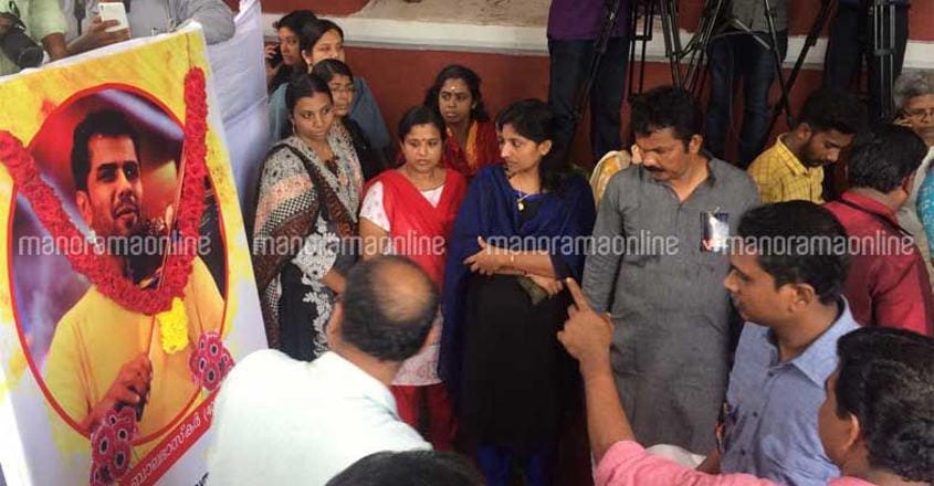 Balabhaskar People line up to pay tribute to violinist Balabhaskar