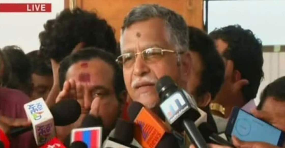 Pandalam Palace open for talks to solve Sabarimala impasse: Sasikumara Varma Pandalam Palace open for talks to solve Sabarimala impasse: Sasikumara Varma