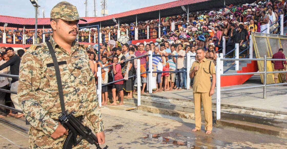 HC asks police to remove barricades at prime spots in Sabarimala HC asks police to remove barricades at prime spots in Sabarimala