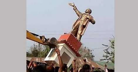 Lenins down in Tripura, alive and kicking in Kerala 
