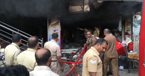 Fire engulfs commercial building in Kottayam, no causalities