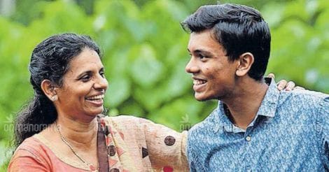 Amal Mathew tops JEE Advance in Kerala