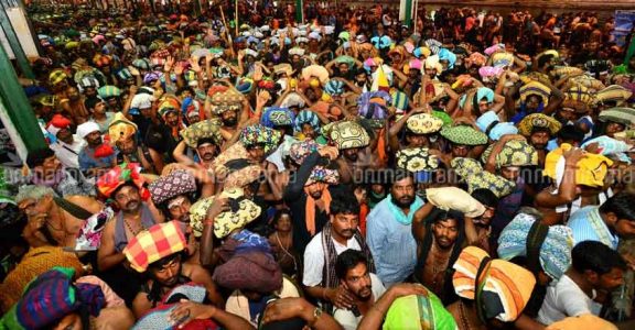 Sc Opens Sabarimala Doors For Women Sabariamala Women Sabarimala Sabarimala Women Entry 4050