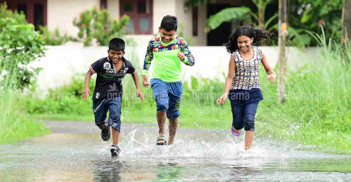 Heavy rain lashes Kerala, holiday declared in 3 districts 