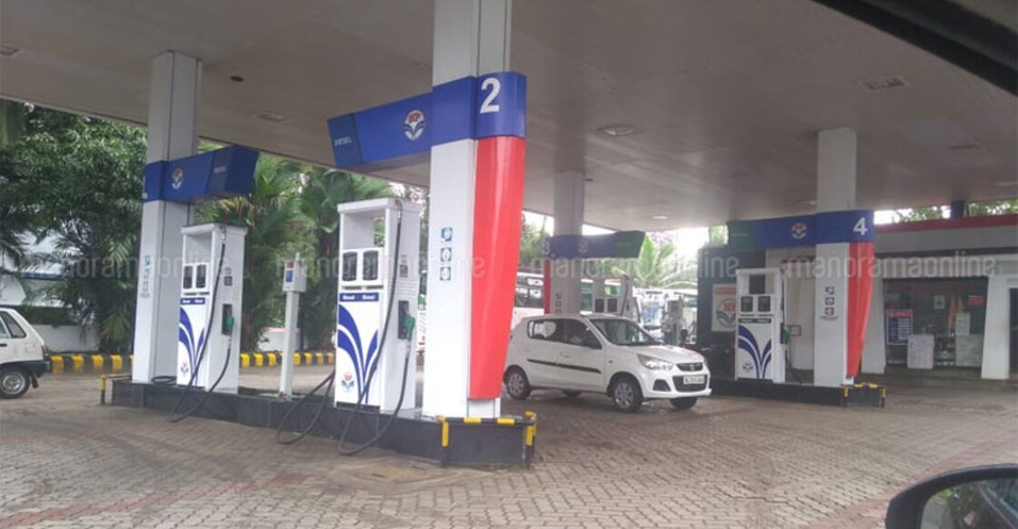 Petrol price cut by 21 paise; total reduction of Rs 4 in 18 days