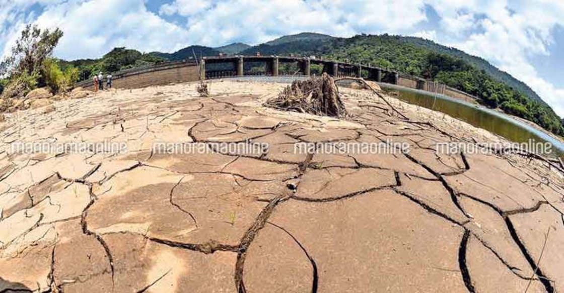 Peringalkuthu shutters remain open