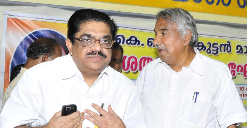 V M Sudheeran with Oommen Chandy