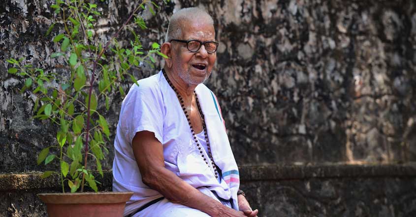 Akkitham Achuthan Namboodiri