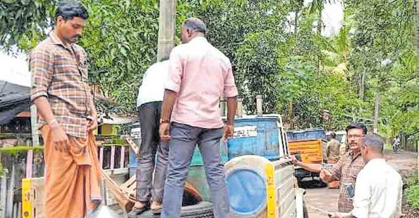 In spirited war with excise chief, CPM unit carries out illegal checks In spirited war with excise chief, CPM unit carries out illegal checks