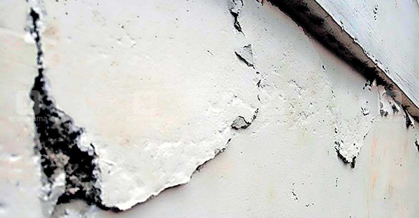 Maradu flats demolition: Expert says cracks on nearby houses are 'common' Maradu flats demolition: Expert says cracks on nearby houses are 'common'
