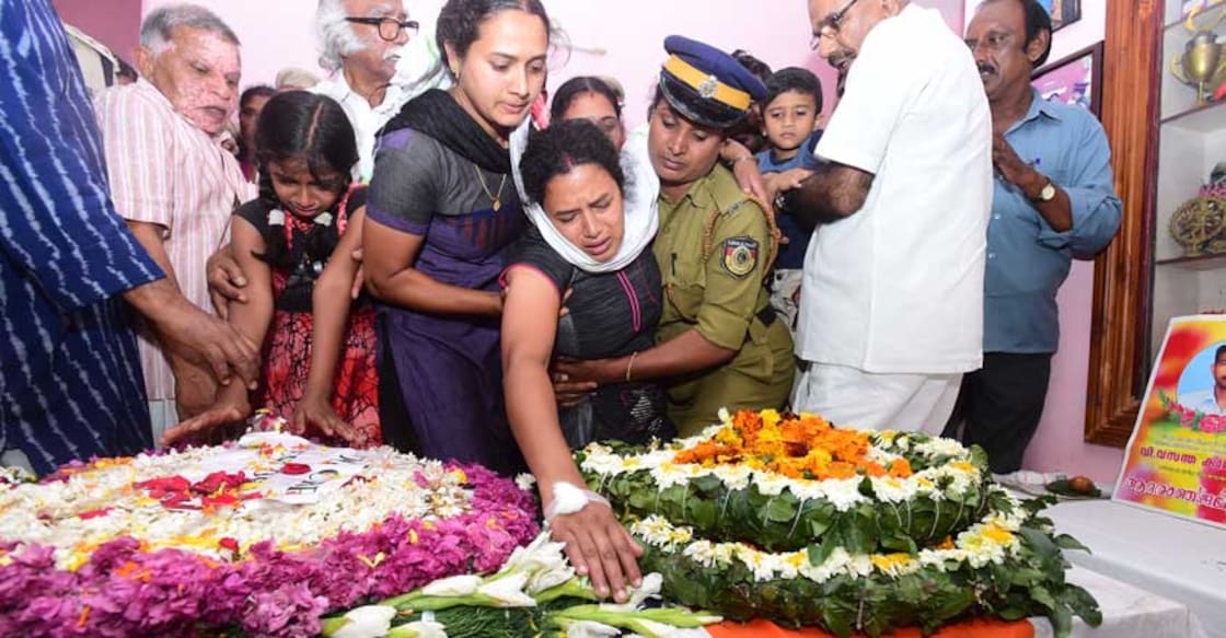 Thousands pay last respects to Martyr Vasanthakumar