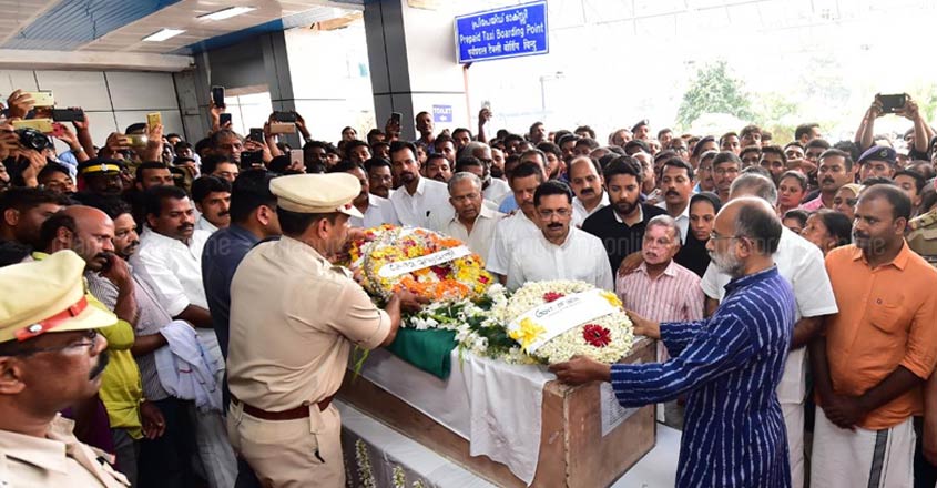 Thousands pay last respects to Martyr Vasanthakumar Thousands pay last respects to Martyr Vasanthakumar