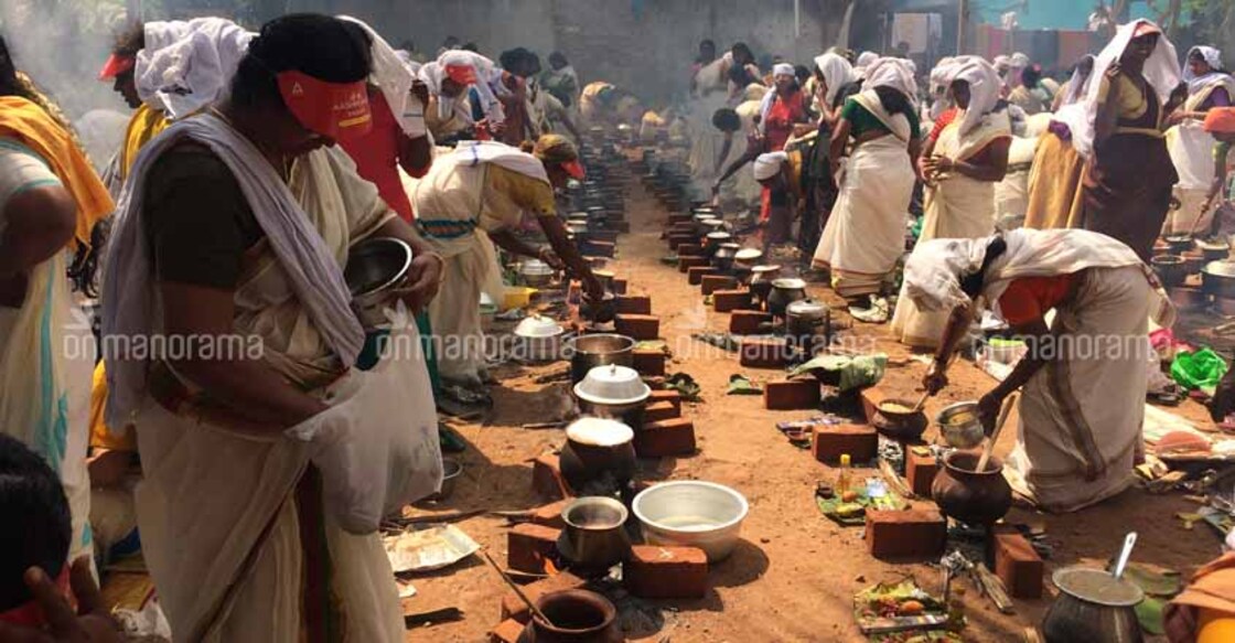 Lakhs of women take part in Attukal Pongala festival