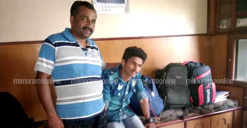 Police team arrives in Ochira with Rajasthani girl, main accused in case Police team arrives in Ochira with Rajasthani girl, main accused in case