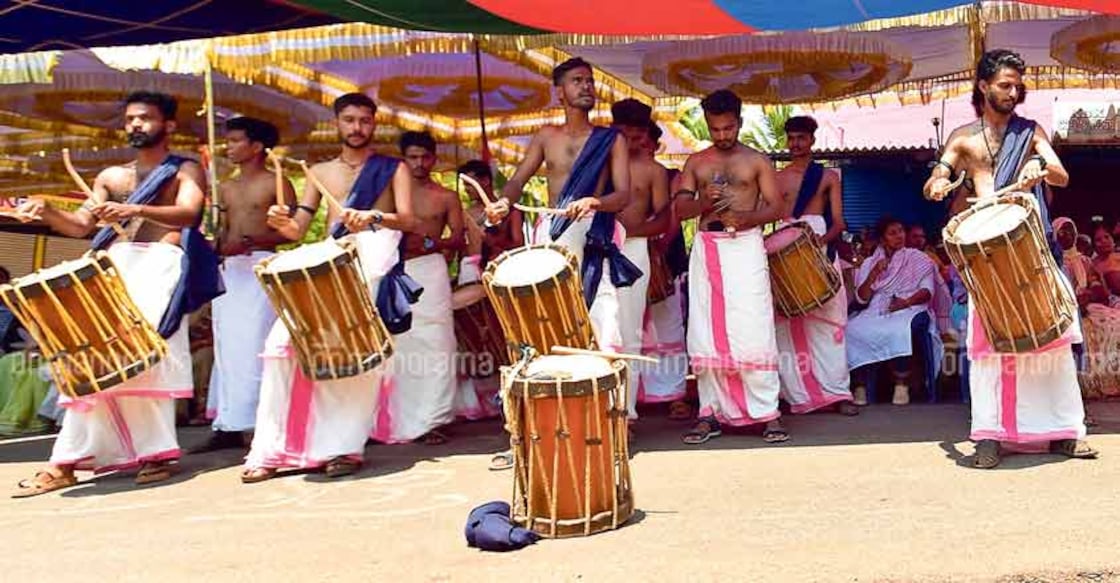 Sharathlal and Kripesh's friends perform 'chenda melam' tribute