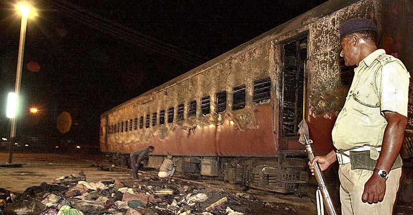 Former DGP Sreekumar's Godhra truth now in Gujarati, Modi listening? Former DGP Sreekumar's Godhra truth now in Gujarati, Modi listening?