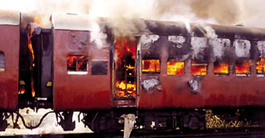 Former DGP Sreekumar's Godhra truth now in Gujarati, Modi listening? Former DGP Sreekumar's Godhra truth now in Gujarati, Modi listening?