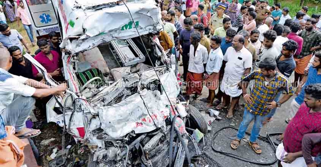 8 killed as lorry rams ambulance in Palakkad
