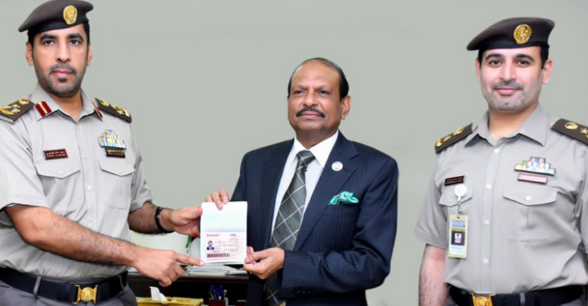 Yusuff Ali becomes UAE's first permanent expat resident Yusuff Ali becomes UAE's first permanent expat resident