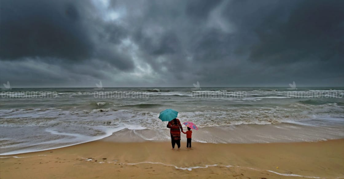 Heavy rain: Yellow alert warning issued in four Kerala districts