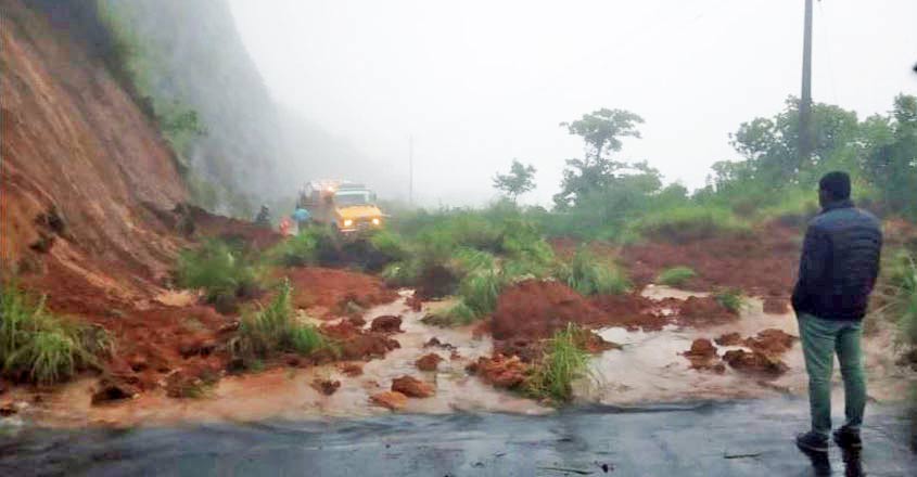 Heavy rain lashes Kerala, rivers on the verge of flooding Heavy rain lashes Kerala, rivers on the verge of flooding