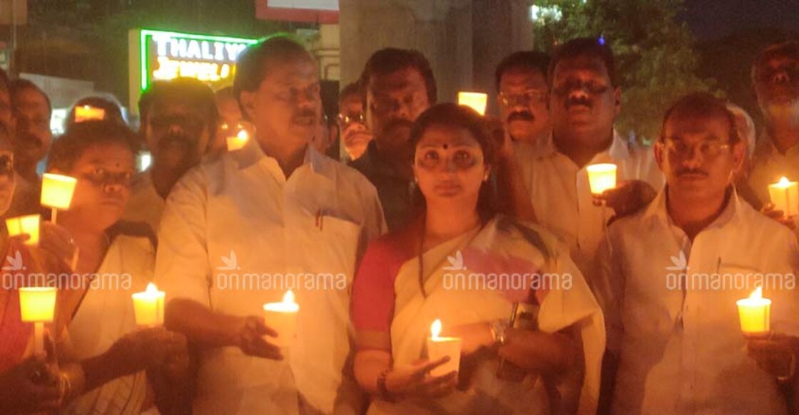 Battle over bridges in Kerala: Caught in Palarivattom, UDF plans to checkmate LDF over Vyttila flyover