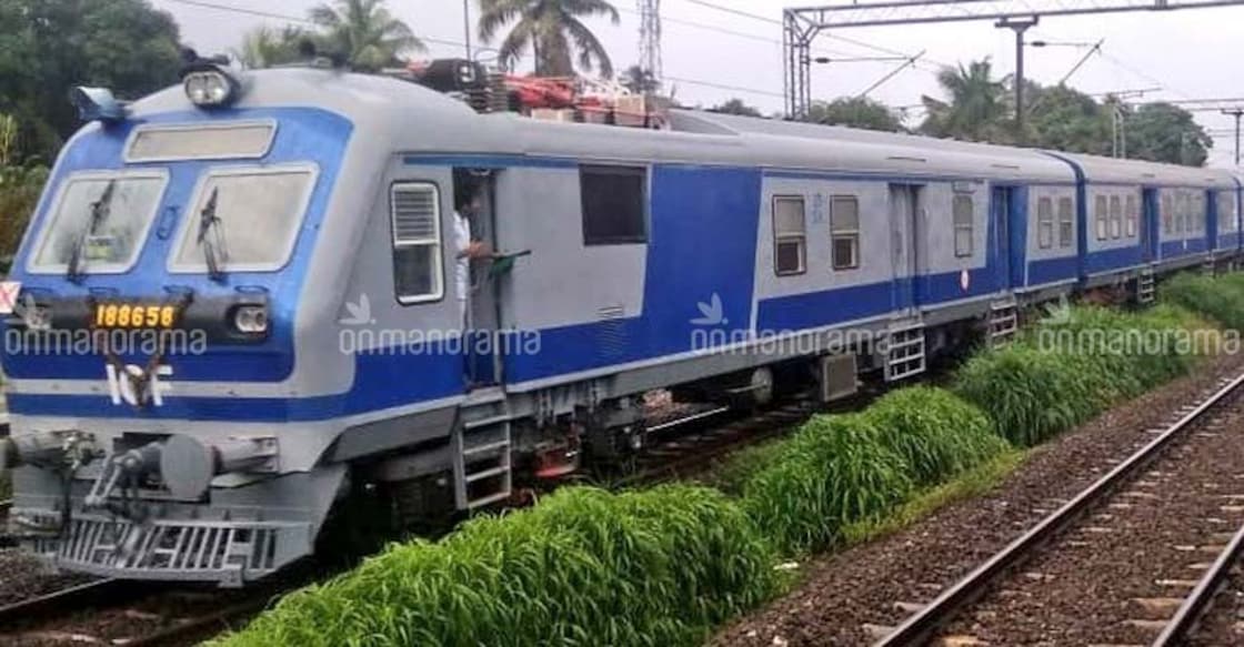 High-speed, three-phase MEMU begins service