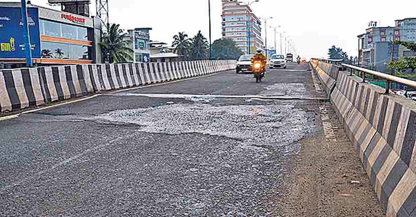 Palarivattom bridge demolition: No traffic restrictions expected during first phase Palarivattom bridge demolition: No traffic restrictions expected during first phase