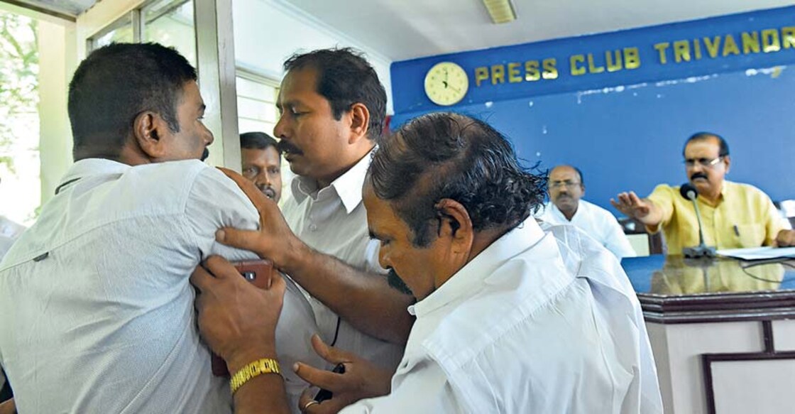 Police trashes former DGP Senkumar's complaint against journalists Police trashes former DGP Senkumar's complaint against journalists