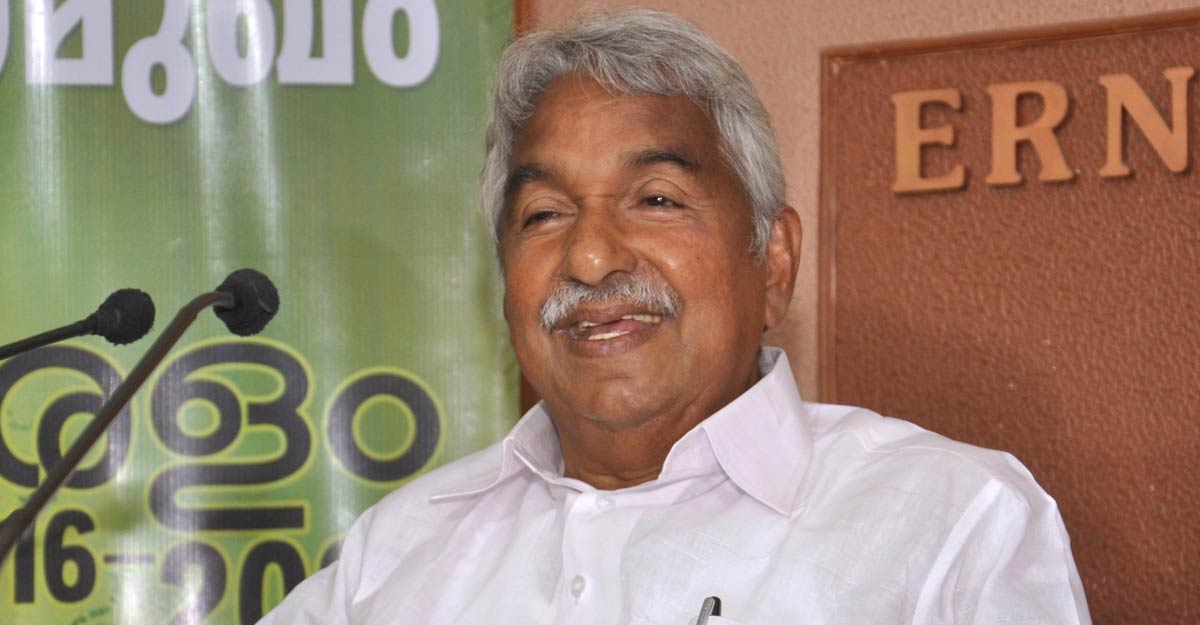 Kochi: Kerala Chief Minister Oommen Chandy addresses a press conference in Kochi on May 12, 2016. (Photo: IANS)