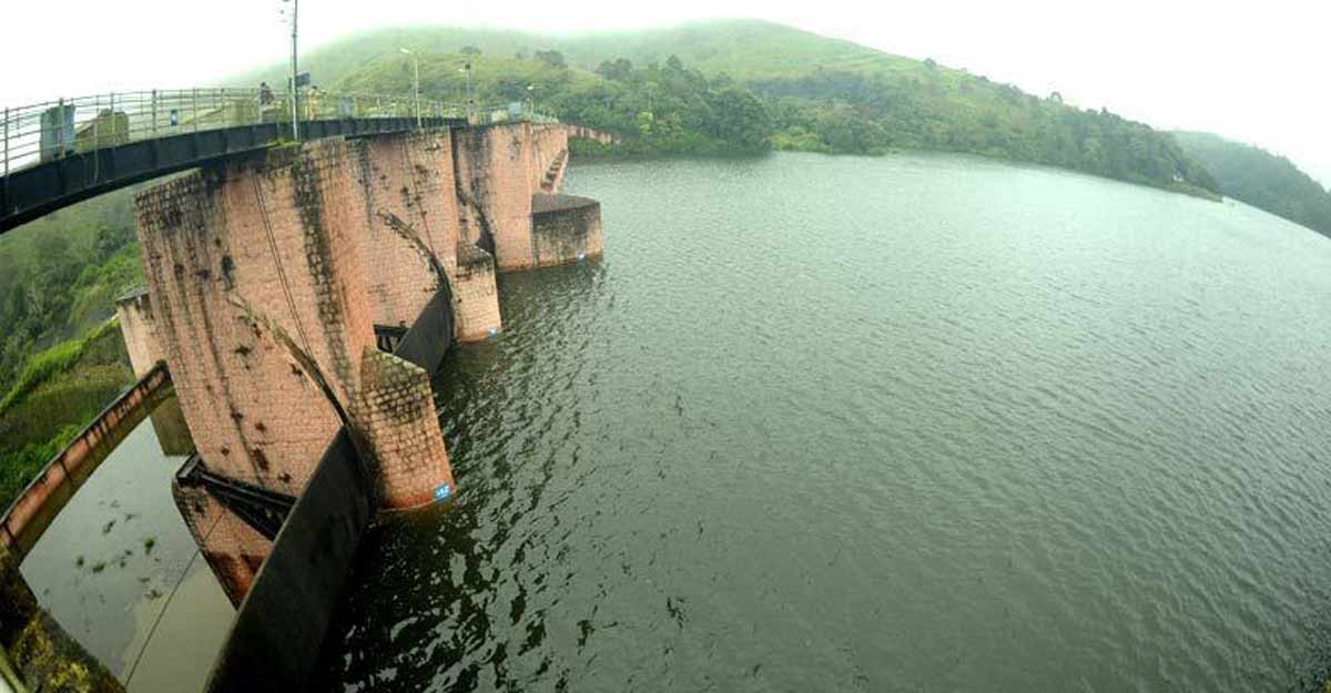 The Mullaperiyar dam is located at Vallakkadavu in Kumily panchayat of Peermedu taluk in Idukki district.