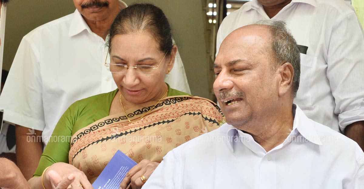 AK Antony, wife test positive for coronavirus; admitted to AIIMS AK Antony, wife test positive for coronavirus; admitted to AIIMS