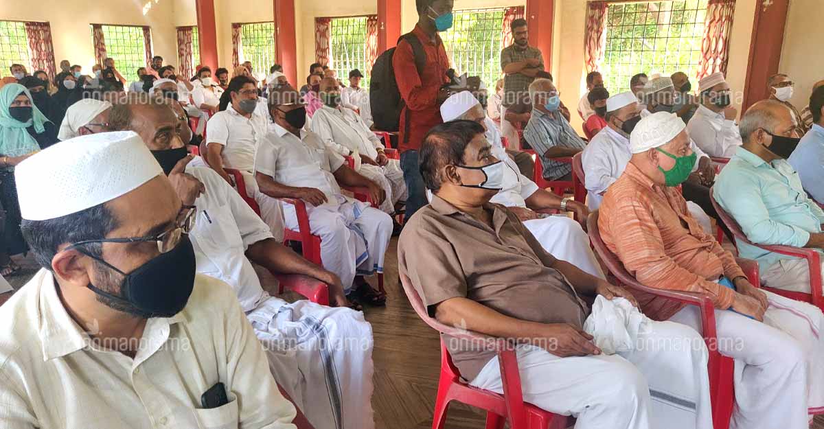 How a Kerala politician and spiritual healer led a multi-cr jewellery scam How a Kerala politician and spiritual healer led a multi-cr jewellery scam