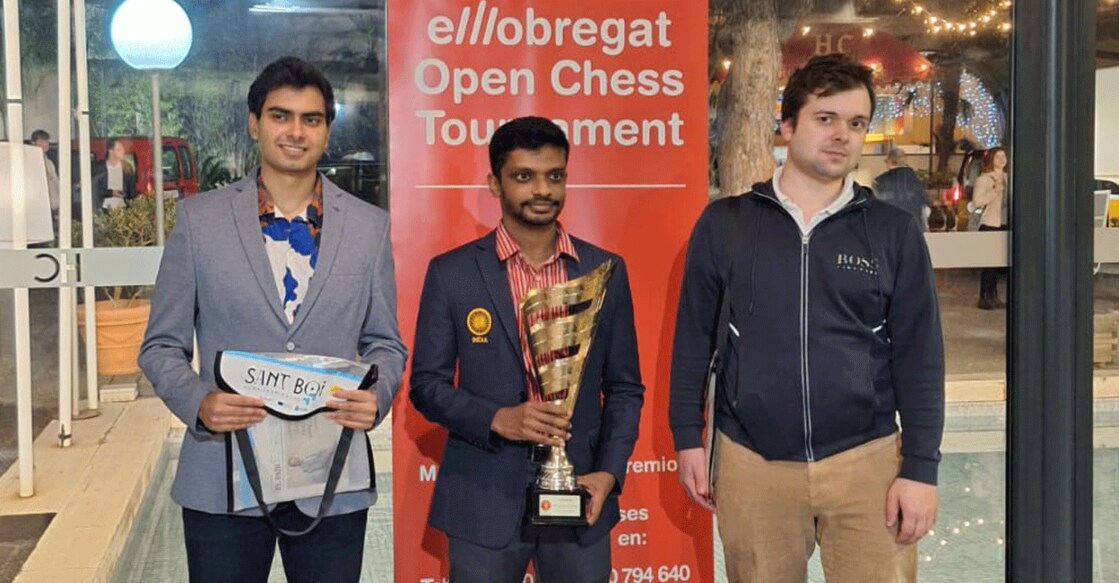 S L Narayanan (centre) after winning the El Llobregat Open in Barcelona. Photo: Special arrangement